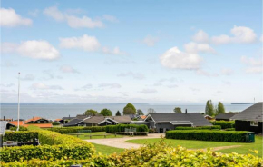 Lovely Home In Sjølund With House Sea View, Bjert